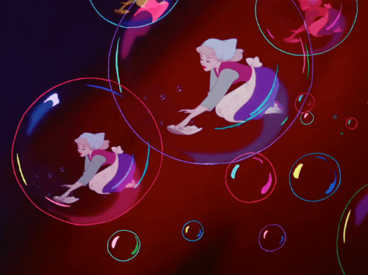 GIF Cendrillon fait le ménage dans des bulles